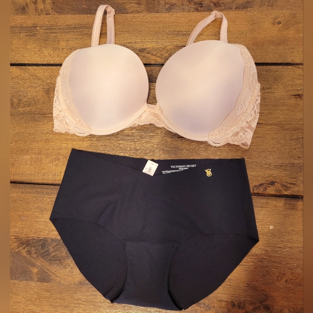Victoria's Secret Bra 36D Nude Lace Detail